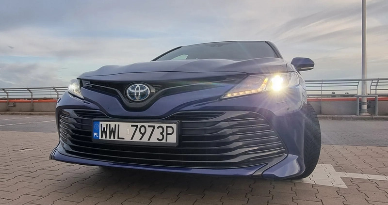 Toyota Camry cena 100400 przebieg: 106800, rok produkcji 2019 z Warszawa małe 352